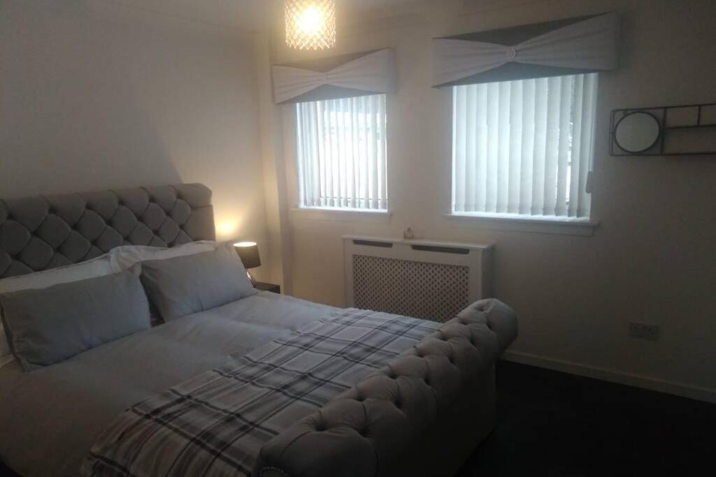 The Cottage - Hot Tub - Nr Glasgow - Self Check-In Coatbridge Exterior foto